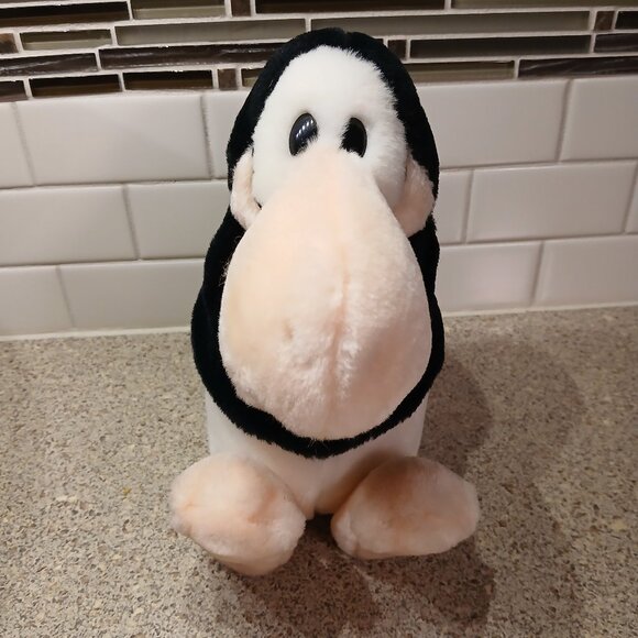 Vintage Dakin 1985 Opus Penguin Plushie Stuffed Toy/Doll (NWOT) - Picture 4 of 7